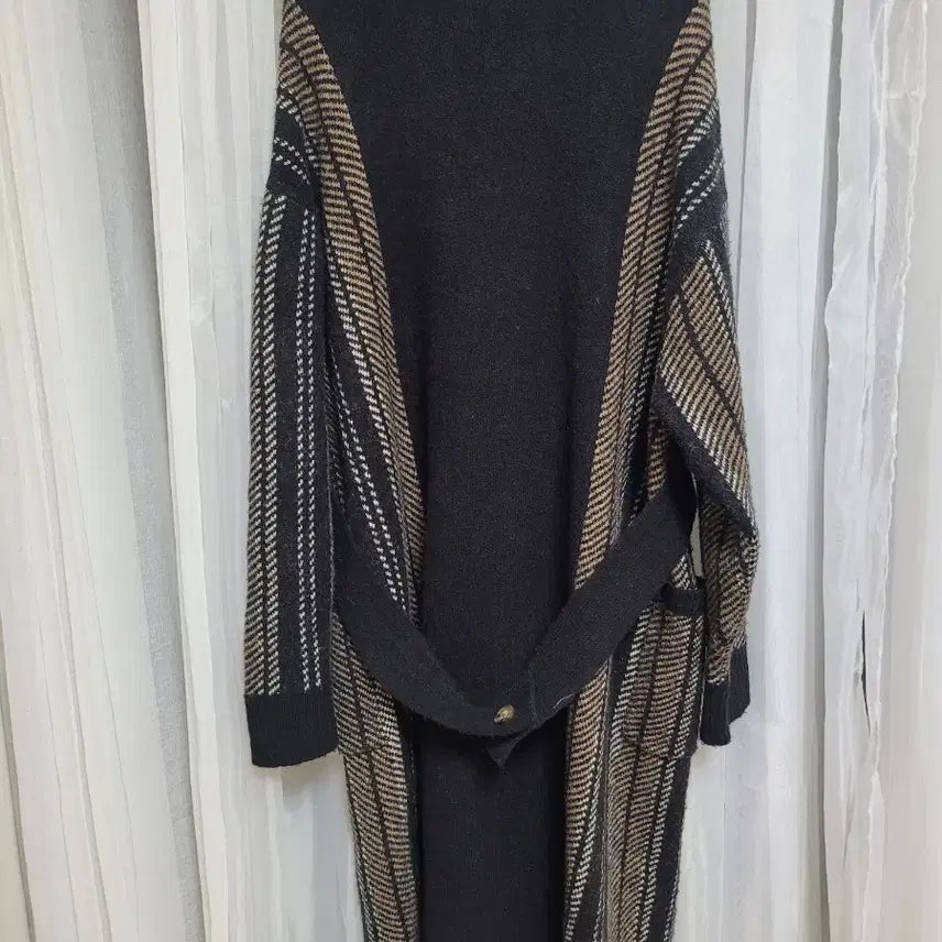 [BUNJANG] LAPLUMF Black Pattern Long Cardigan / 큭이하고 독특한 코트식 LAPLUMF 블랙 패턴 롱 가디건