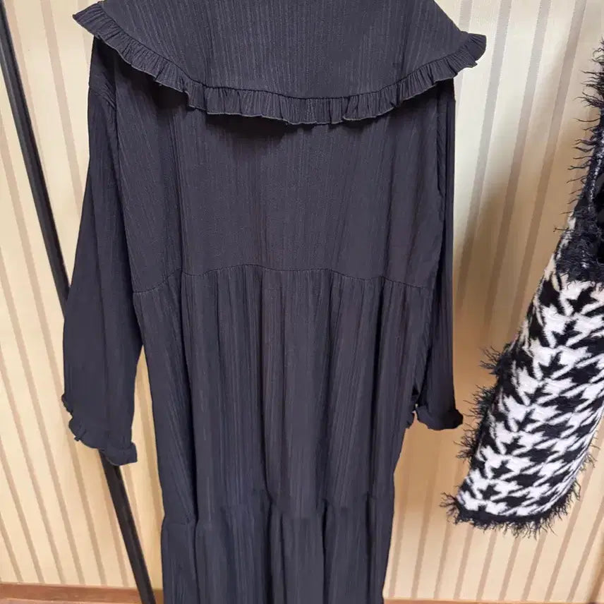[BUNJANG] Unbranded Long Dress &amp; Boucle Knit Vest Bundle Set / 빅카라 롱원피스 +부클니트 베스트 일괄 새상품