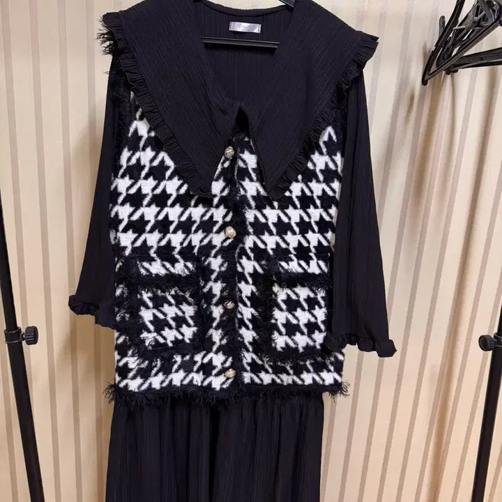 [BUNJANG] Unbranded Long Dress &amp; Boucle Knit Vest Bundle Set / 빅카라 롱원피스 +부클니트 베스트 일괄 새상품