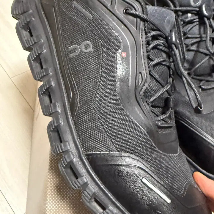 [BUNJANG] On Cloud 6 Geo Waterproof Black Sneakers / 온 클라우드 6 Geo waterproof 블랙