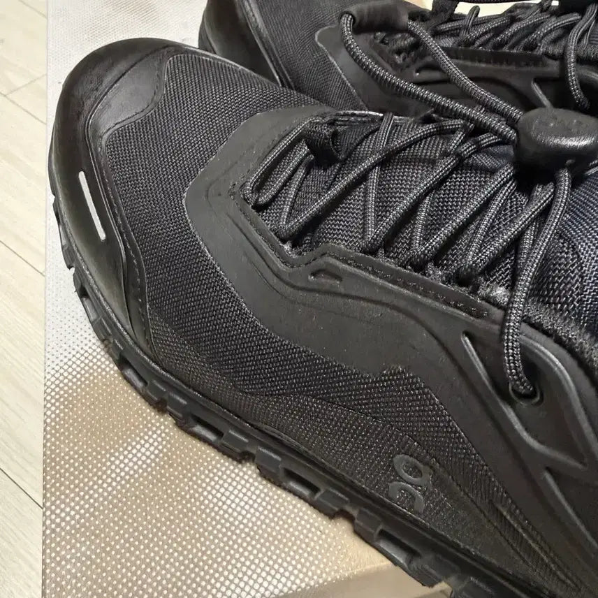 [BUNJANG] On Cloud 6 Geo Waterproof Black Sneakers / 온 클라우드 6 Geo waterproof 블랙