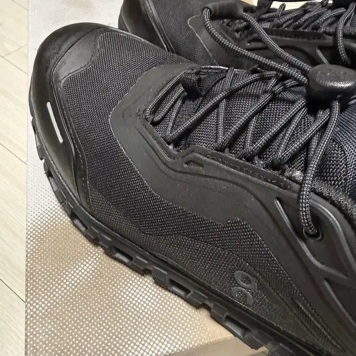 [BUNJANG] On Cloud 6 Geo Waterproof Black Sneakers / 온 클라우드 6 Geo waterproof 블랙