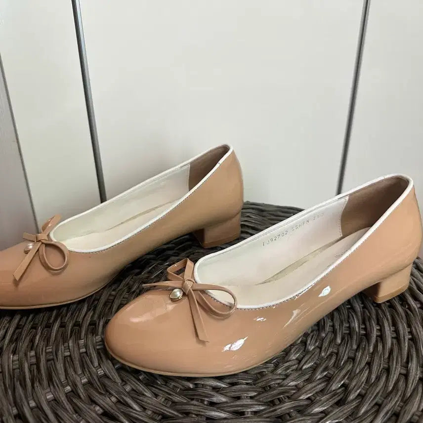 [BUNJANG] Esquire Leather Ribbon Flat Shoes (Beige Pink) - 250 / 에스콰이어 양가죽 리본 플랫슈즈 250