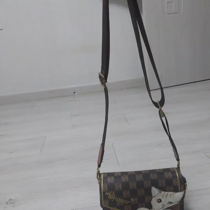 [BUNJANG] Cat Print Mini Crossbody Bag / 고양이 프린팅 미니 크로스백