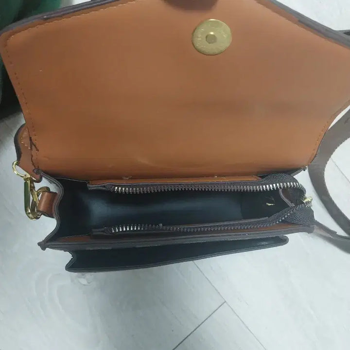 [BUNJANG] Cat Print Mini Crossbody Bag / 고양이 프린팅 미니 크로스백