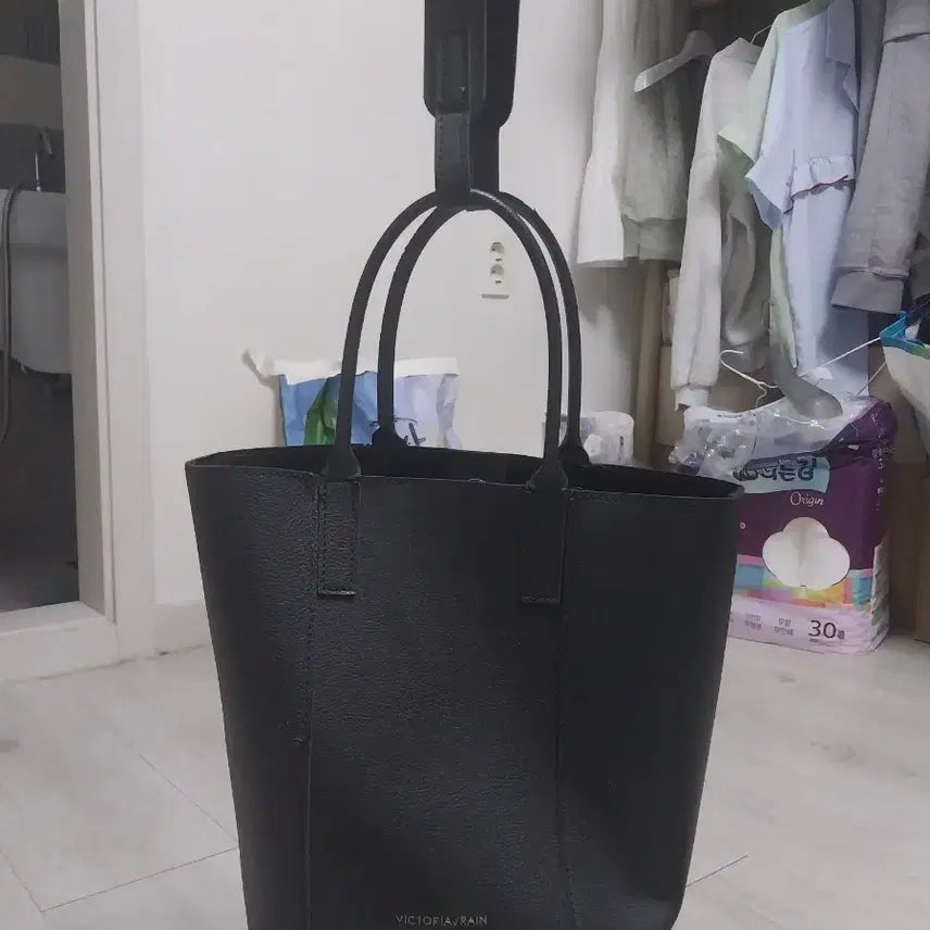 [BUNJANG] Victoria &amp; Rain Black Tote Bag / 빅토리아앤레인 블랙 토트백