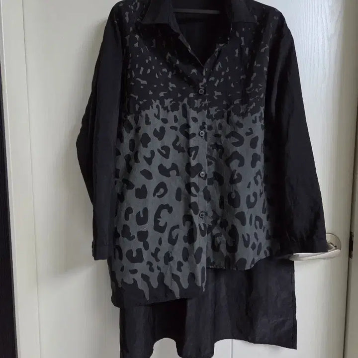 [BUNJANG] Lie Sang Bong Black Leopard Long Shirt / 새거 이상봉 디자이너 블랙 레오파드 롱 셔츠