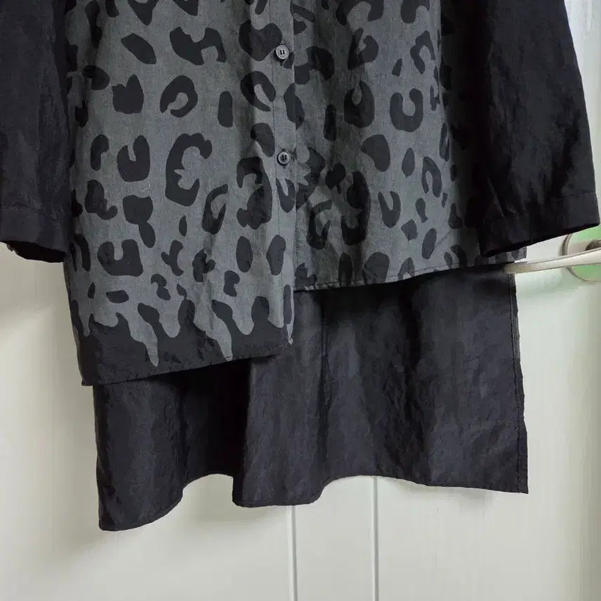 [BUNJANG] Lie Sang Bong Black Leopard Long Shirt / 새거 이상봉 디자이너 블랙 레오파드 롱 셔츠