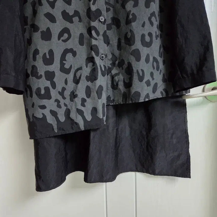[BUNJANG] Lie Sang Bong Black Leopard Long Shirt / 새거 이상봉 디자이너 블랙 레오파드 롱 셔츠