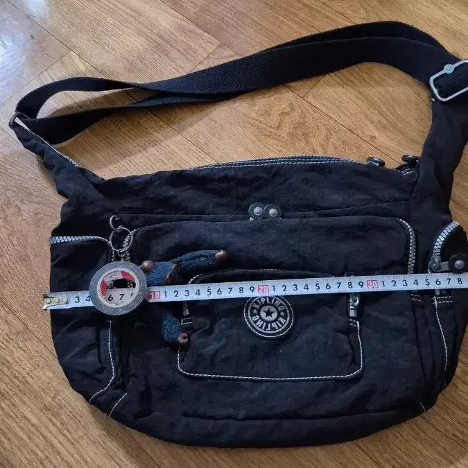 [BUNJANG] Kipling Black Crossbody Bag with Keyring / 키플링 블랙 크로스백 가방 + 키링 포함