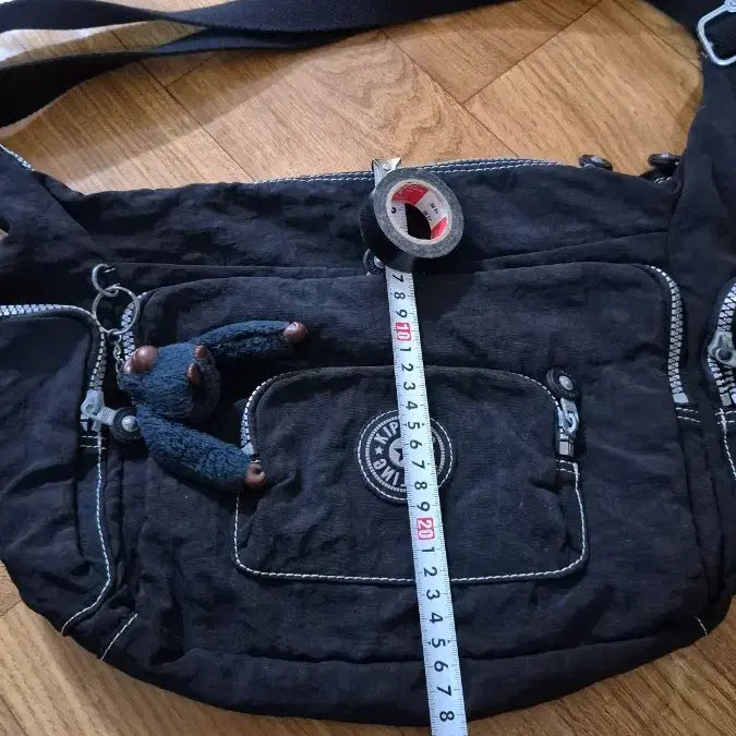 [BUNJANG] Kipling Black Crossbody Bag with Keyring / 키플링 블랙 크로스백 가방 + 키링 포함