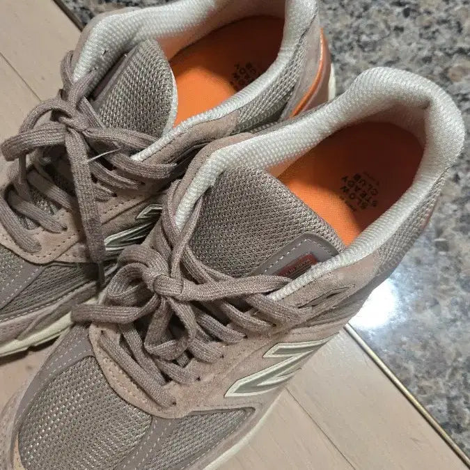 [SOLD OUT] 뉴발란스 990 운동화 베이지