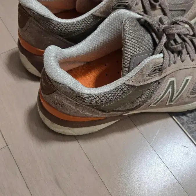 [SOLD OUT] 뉴발란스 990 운동화 베이지