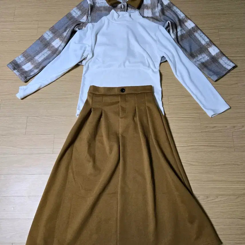 [BUNJANG] Checkered Short Jacket, Pleated Long Skirt, and White Turtleneck Set / 체크 숏자켓+플리츠 롱스커트+화이트 반목 폴라 SET