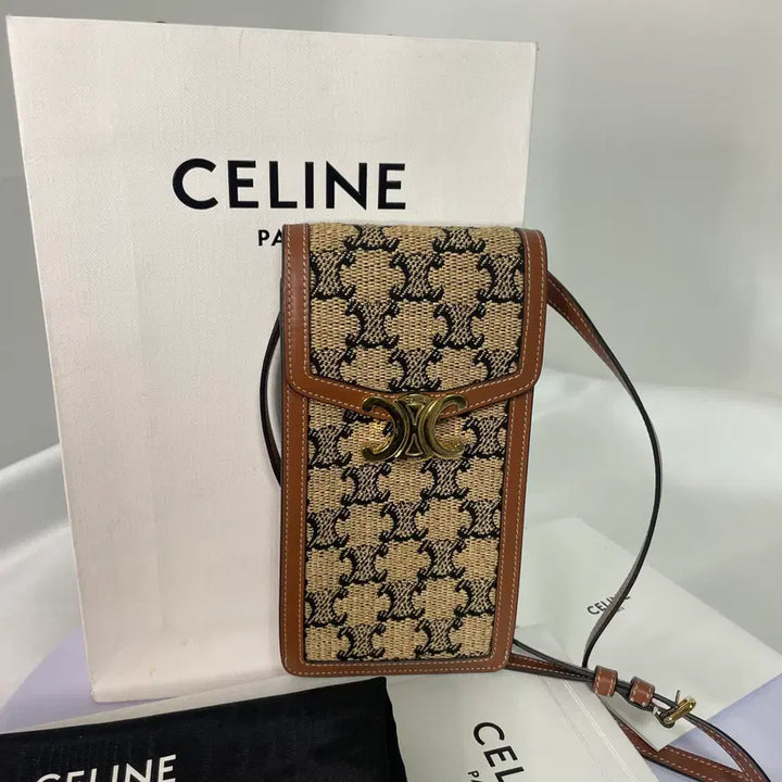 [BUNJANG] Celine Triomphe Vertical Phone Pouch Mini Crossbody Bag / [S급] 셀린느 트리오페 버티컬 폰 파우치 미니 크로스백