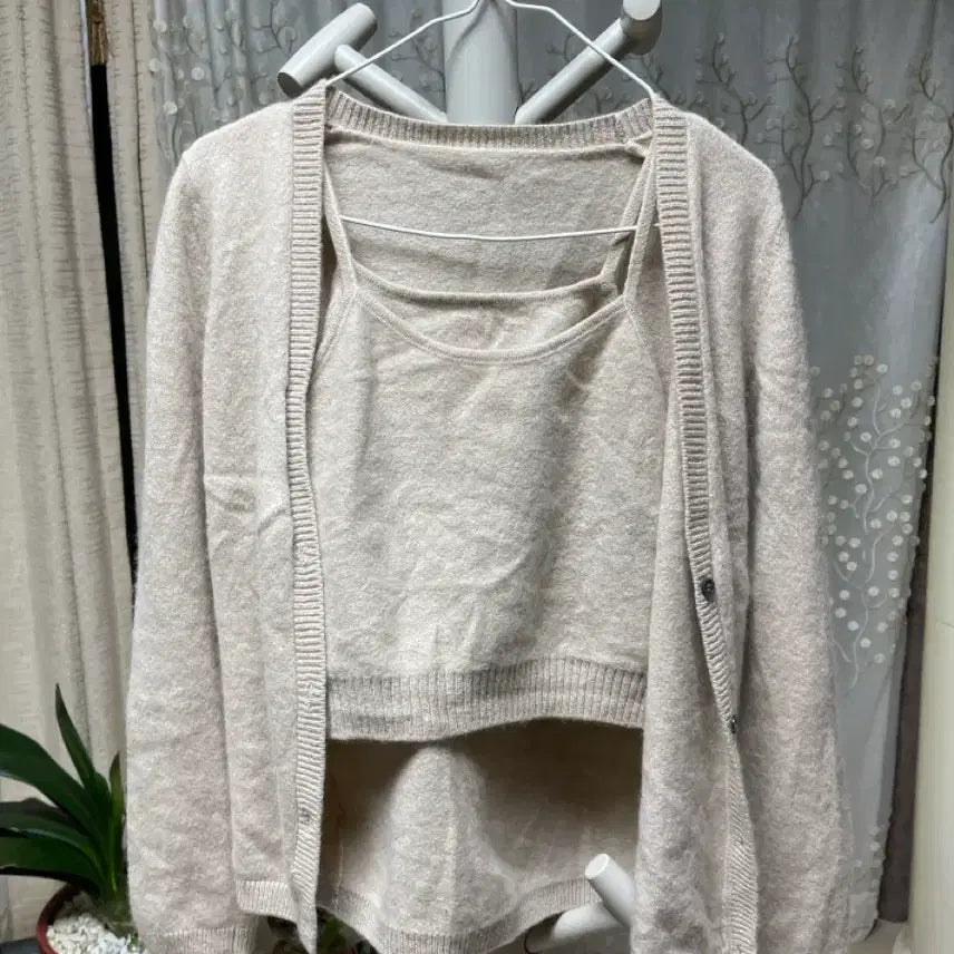 [BUNJANG] Ivory Knit Cardigan and Tank Top Set / 아이보리 니트 나시+ 가디건세트