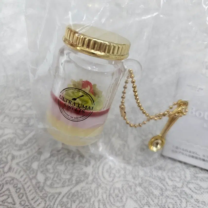 [BUNJANG] Bottle Sweets Pistachio Mousse Cake Miniature Keyring Gacha / 보틀스위츠 디저트 피스타치오 무스케이크 푸딩 음식 미니어쳐 키링 가챠