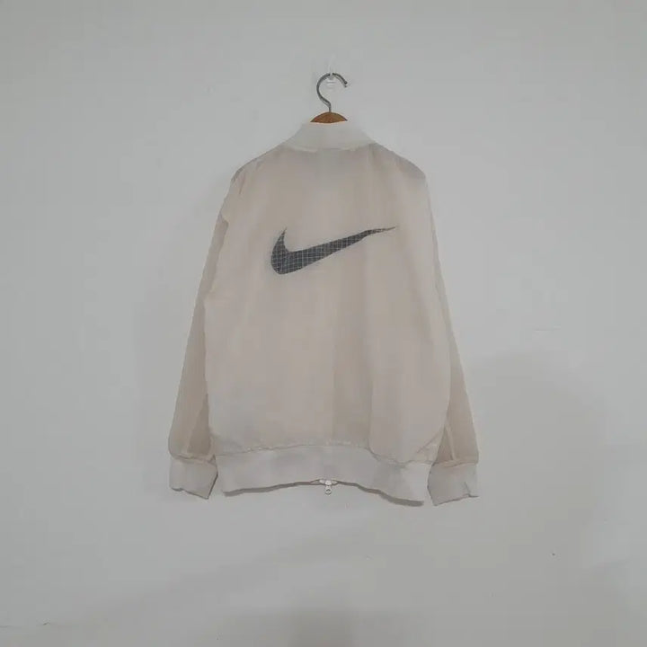 [SOLD OUT] No.26030714 나이키 빅로고 시스루 바람막이 아이보리