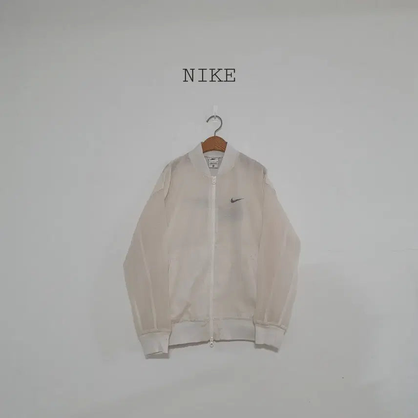 [SOLD OUT] No.26030714 나이키 빅로고 시스루 바람막이 아이보리