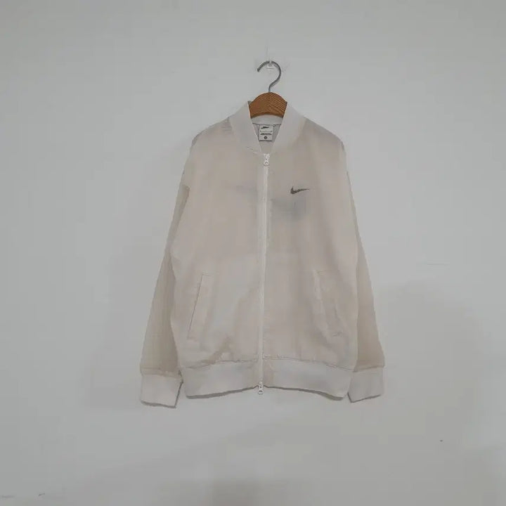 [SOLD OUT] No.26030714 나이키 빅로고 시스루 바람막이 아이보리