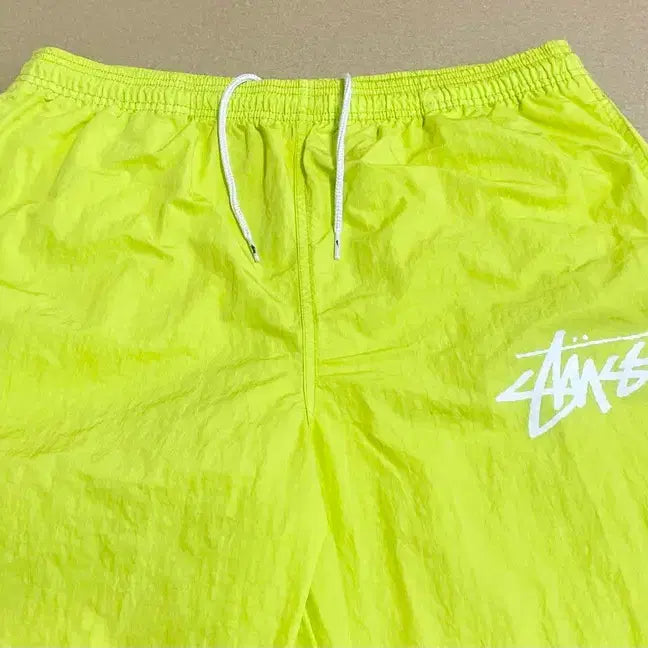 [BUNJANG] Nike x Stussy Beach Pants Bright Cactus (M) / (M) 나이키 x 스투시 비치팬츠 브라이트 캑터스