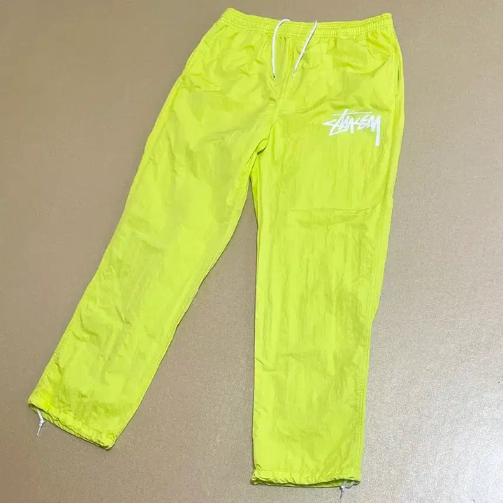 [BUNJANG] Nike x Stussy Beach Pants Bright Cactus (M) / (M) 나이키 x 스투시 비치팬츠 브라이트 캑터스