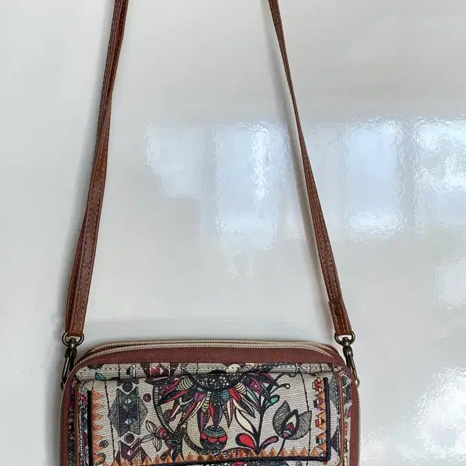 [BUNJANG] Sakroots Tri-Fold Wallet Mini Bag / 삭루츠 3단 지갑형 미니백
