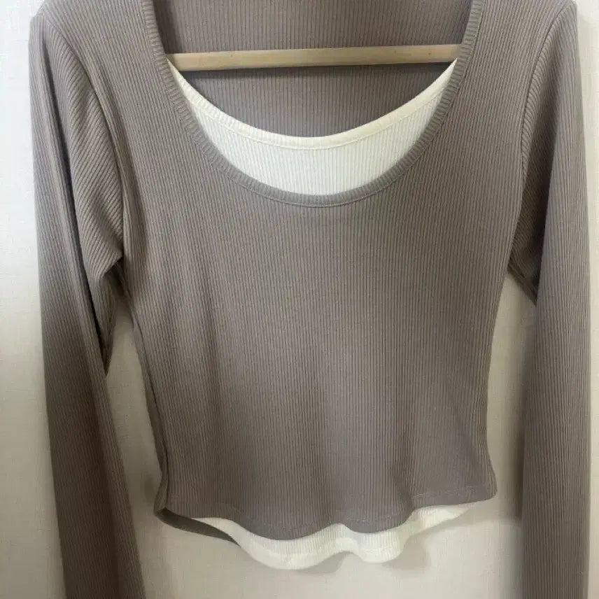[SOLD OUT] 골지 레이어드 슬림핏 긴팔 모카