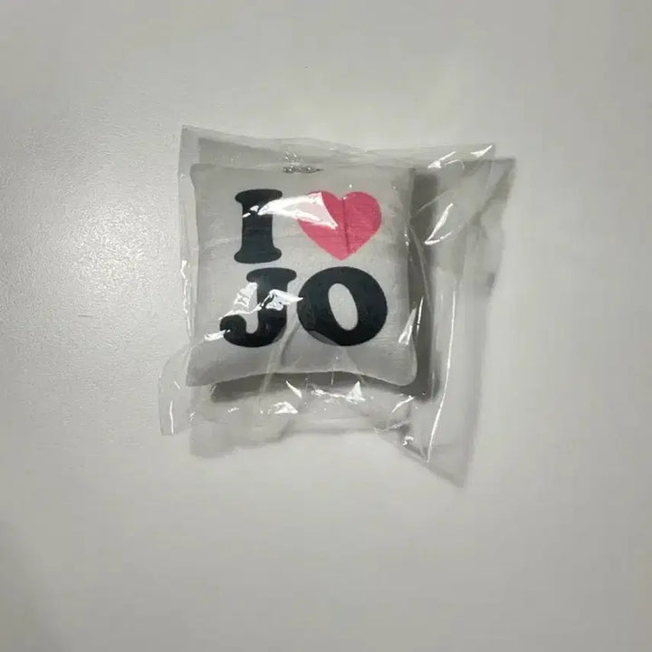[BUNJANG] ENHYPEN Jo Cushion Keyring (Sealed) / 앤팀 죠 쿠션키링 미개봉 양도