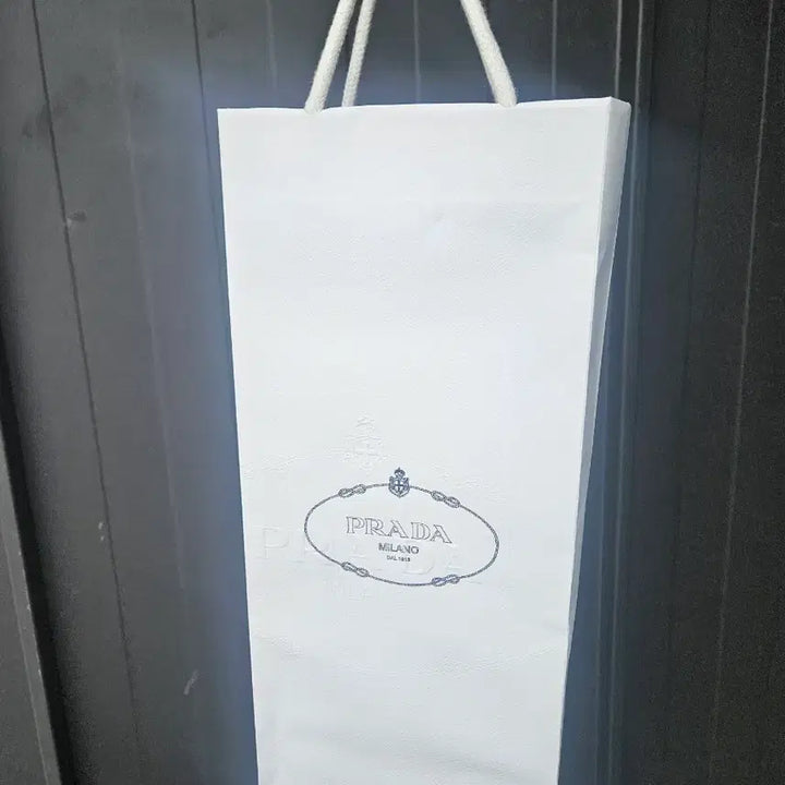 [SOLD OUT] (정품) 프라다 신상 네이비 패턴 넥타이 (새상품급)