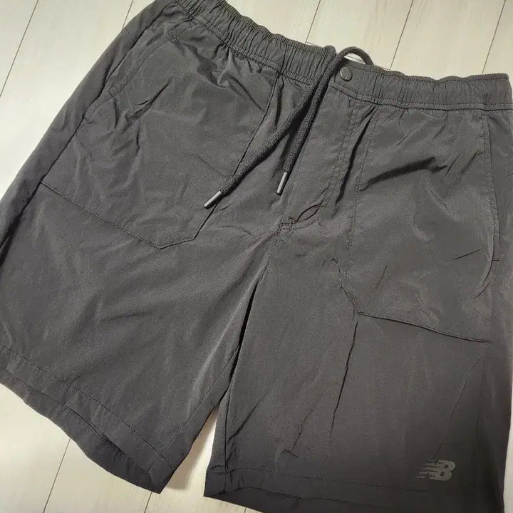 [SOLD OUT] 새상품급)뉴발란스 NBNVE32623 / UNI 프로즌 4.5부 카고 숏
