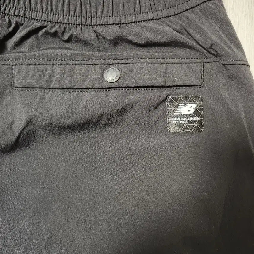 [SOLD OUT] 새상품급)뉴발란스 NBNVE32623 / UNI 프로즌 4.5부 카고 숏