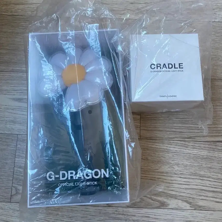 [BUNJANG] G-Dragon Official Lightstick Cradle Full Set / 지드래곤 응원봉 크래들 풀세트