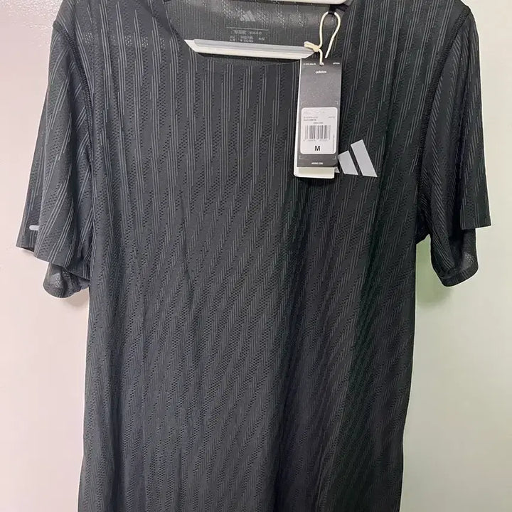 [BUNJANG] Adidas Functional Black Short Sleeve T-shirt / 아디다스 블랙 기능성 반팔 티셔츠 M