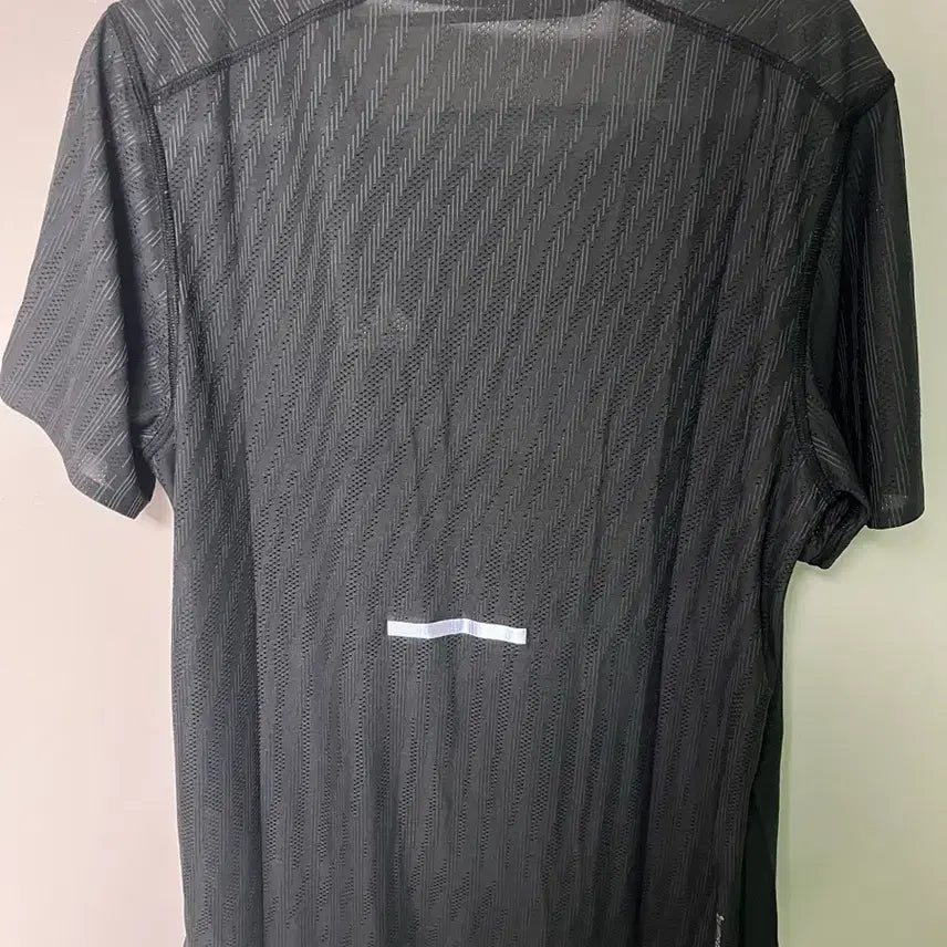 [BUNJANG] Adidas Functional Black Short Sleeve T-shirt / 아디다스 블랙 기능성 반팔 티셔츠 M