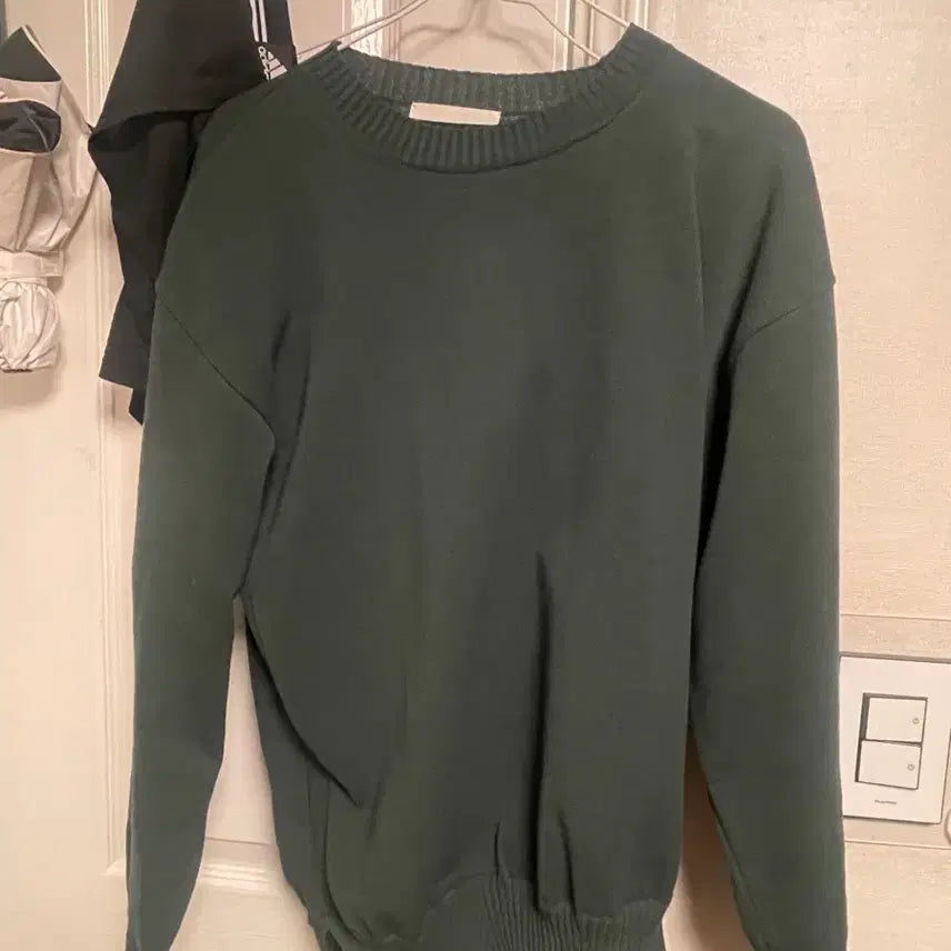 [BUNJANG] Waltz Wide Movement Knit Top / 월스와일무브먼트 니트 그린 1사이즈 옆트임
