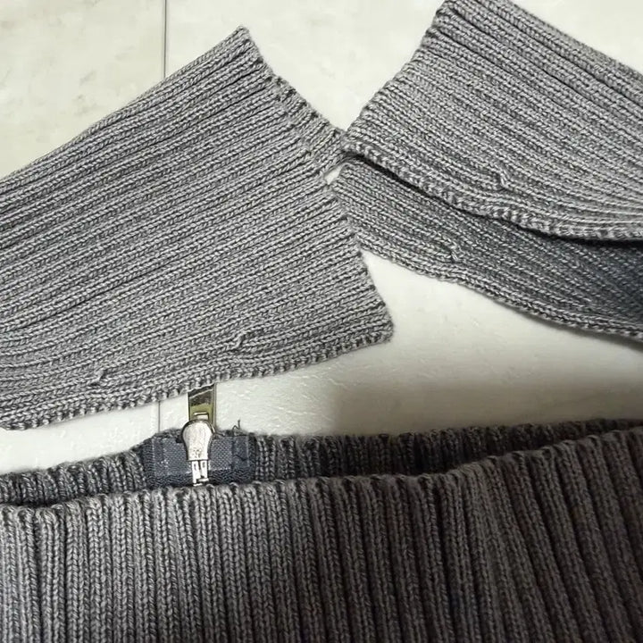 [BUNJANG] LalaFox Off-Shoulder Cropped Cardigan S / 라라폭스 오프숄더 크롭 가디건 s