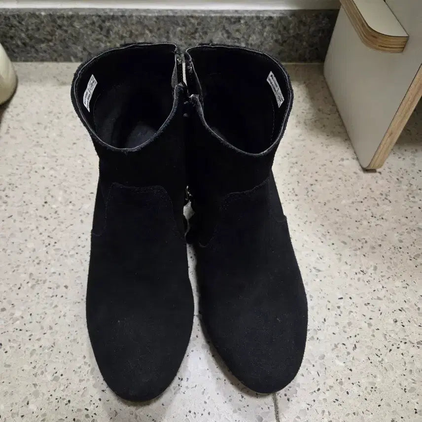 [BUNJANG] Crocs W4 Black Suede Wedge Boots / (희귀템/단종) w4 크록스 블랙 스웨이드 웨지 부츠 (굽 7cm/초경량
