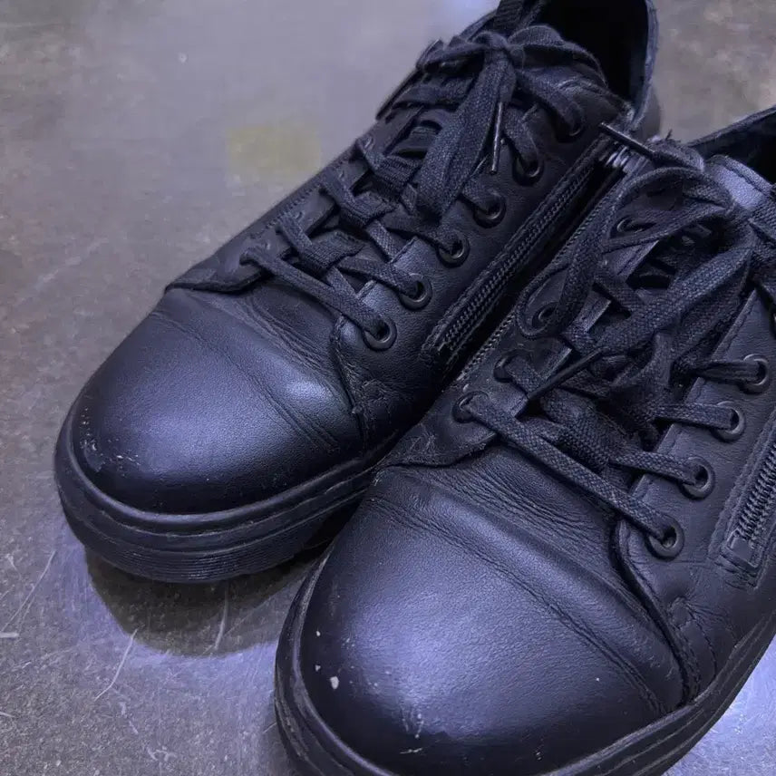 [BUNJANG] Dr. Martens Dante Black Leather Zipper Sneakers / 닥터마틴 단테 블랙 레더 지퍼 스니커즈 260