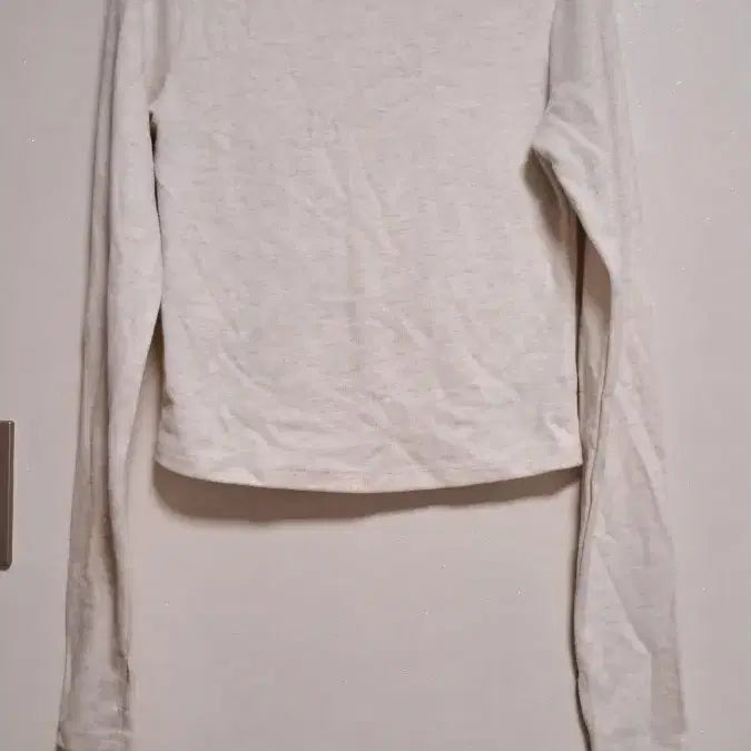 [BUNJANG] Snug.U Ivory Crop Long Sleeve Top / Snug.U 스너그유 아이보리 크롭 긴팔티