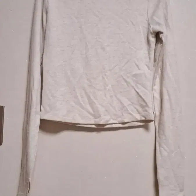 [BUNJANG] Snug.U Ivory Crop Long Sleeve Top / Snug.U 스너그유 아이보리 크롭 긴팔티