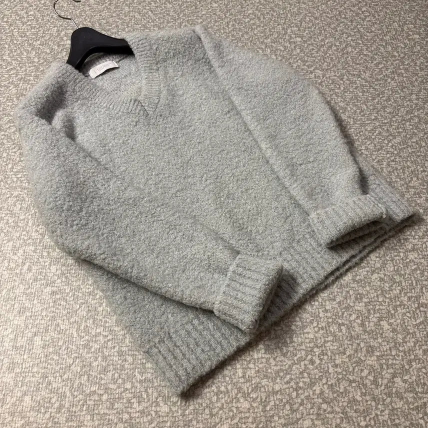 [BUNJANG] ODS Ordays Boucle V-Neck Knit Top / ODS 오디에스 오어데이즈 부클 브이넥 니트 하늘색 올드머니룩 출근룩