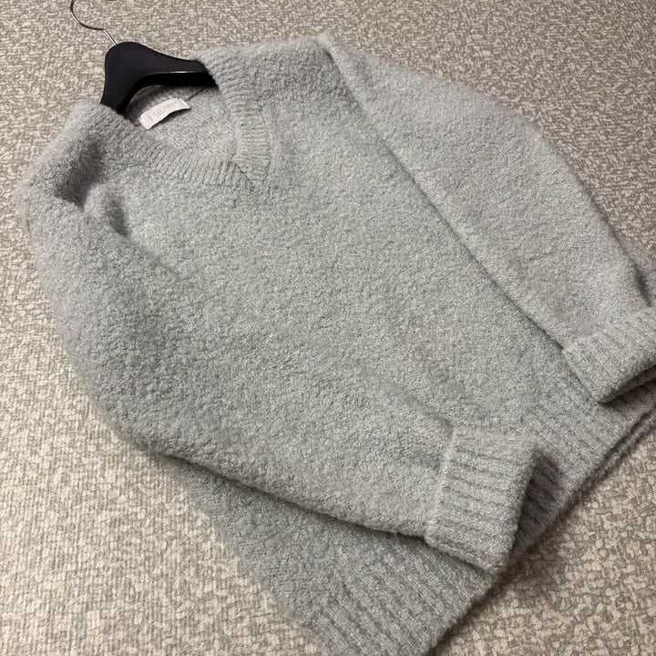 [BUNJANG] ODS Ordays Boucle V-Neck Knit Top / ODS 오디에스 오어데이즈 부클 브이넥 니트 하늘색 올드머니룩 출근룩