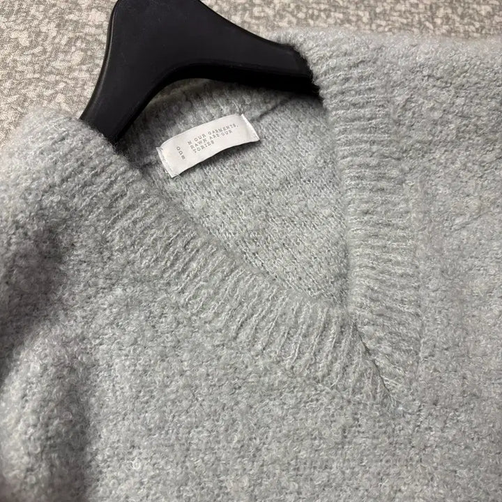 [BUNJANG] ODS Ordays Boucle V-Neck Knit Top / ODS 오디에스 오어데이즈 부클 브이넥 니트 하늘색 올드머니룩 출근룩