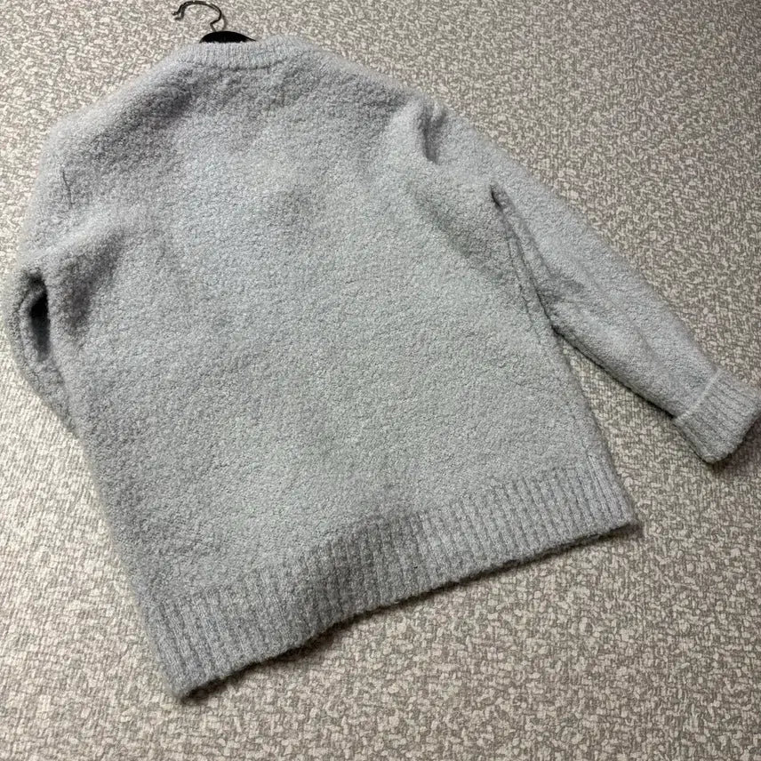 [BUNJANG] ODS Ordays Boucle V-Neck Knit Top / ODS 오디에스 오어데이즈 부클 브이넥 니트 하늘색 올드머니룩 출근룩