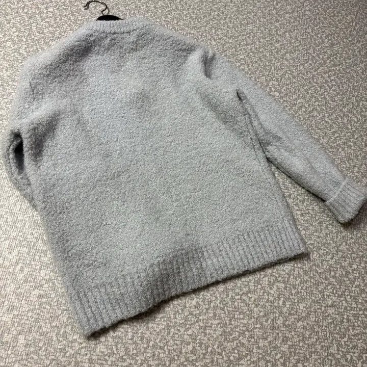 [BUNJANG] ODS Ordays Boucle V-Neck Knit Top / ODS 오디에스 오어데이즈 부클 브이넥 니트 하늘색 올드머니룩 출근룩