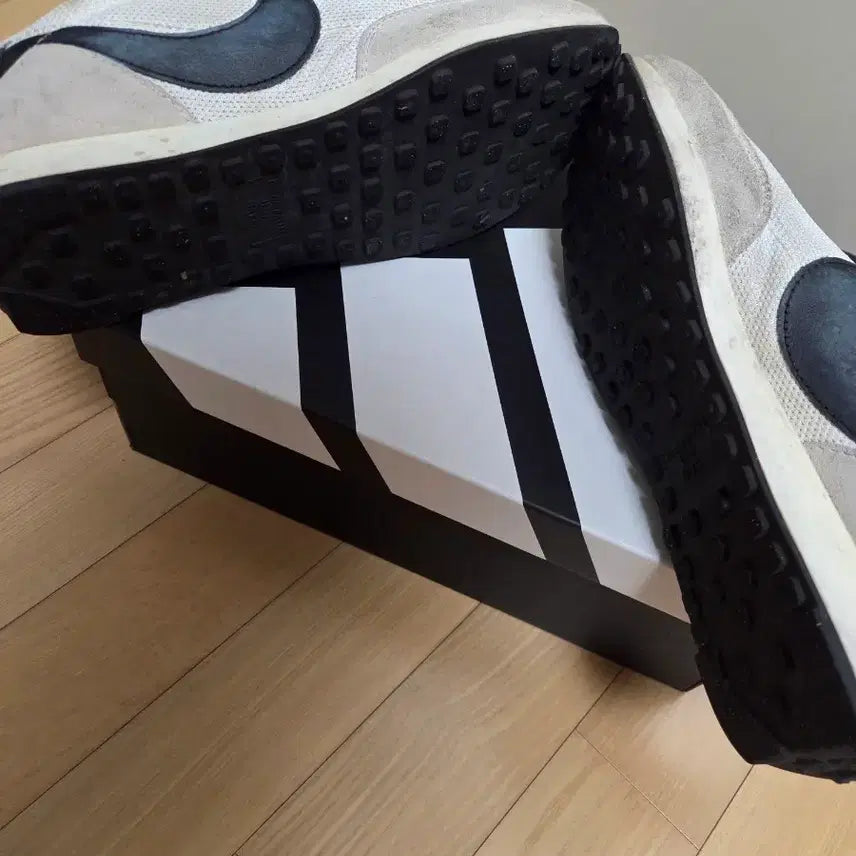 [BUNJANG] Nike Air Tailwind 79 Sneakers / 나이키 에어 테일윈드 79 화이트/블랙