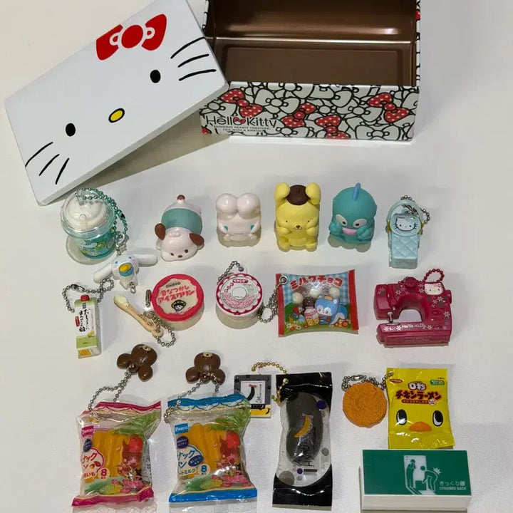[BUNJANG] Sanrio Hello Kitty Miniature Keyring Gacha / 산리오 헬로키티 미니어쳐 키링 가챠