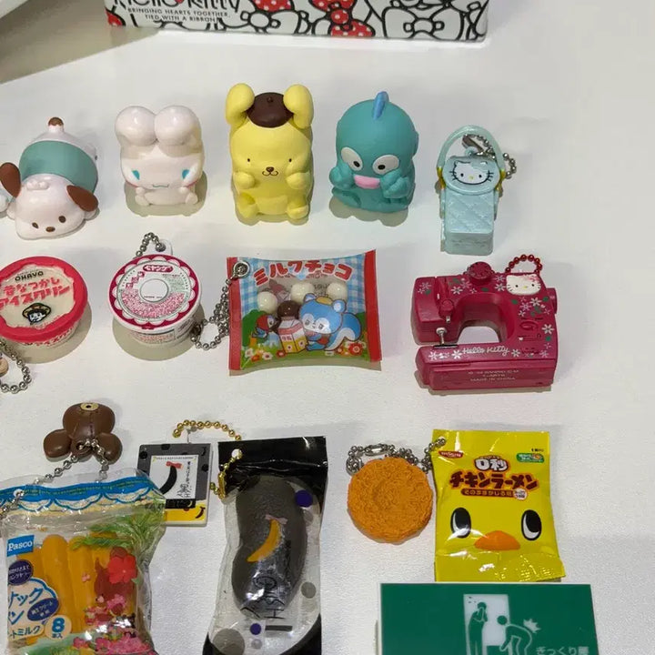 [BUNJANG] Sanrio Hello Kitty Miniature Keyring Gacha / 산리오 헬로키티 미니어쳐 키링 가챠