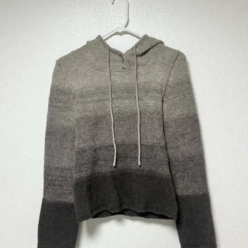 [BUNJANG] Matinkim Gradient Hooded Knit / 마뗑킴 그라데이션 후드 니트